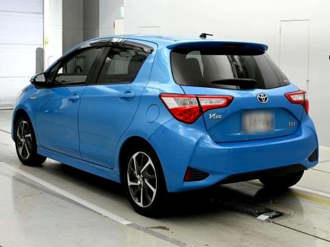 2017 Toyota Vitz Hybrid - Thumbnail