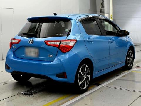 2017 Toyota Vitz Hybrid - Thumbnail