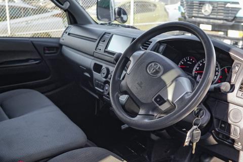 2020 Toyota Hiace ZL 5 Door - Thumbnail