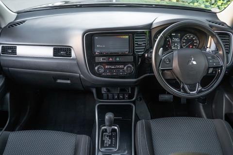 2017 Mitsubishi Outlander 24G 4WD - Thumbnail