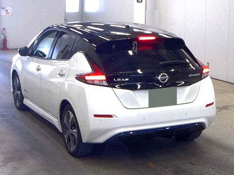 2017 Nissan Leaf 40G 84% SOH - Thumbnail