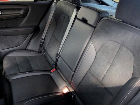 2022 Volvo C40 Recharge Ultimate - Thumbnail
