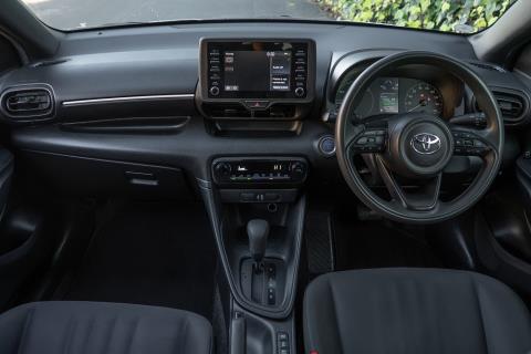 2022 Toyota Yaris Hybrid X / Vitz - Thumbnail