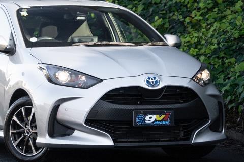 2022 Toyota Yaris Hybrid X / Vitz - Thumbnail