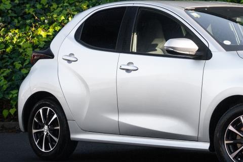2022 Toyota Yaris Hybrid X / Vitz - Thumbnail
