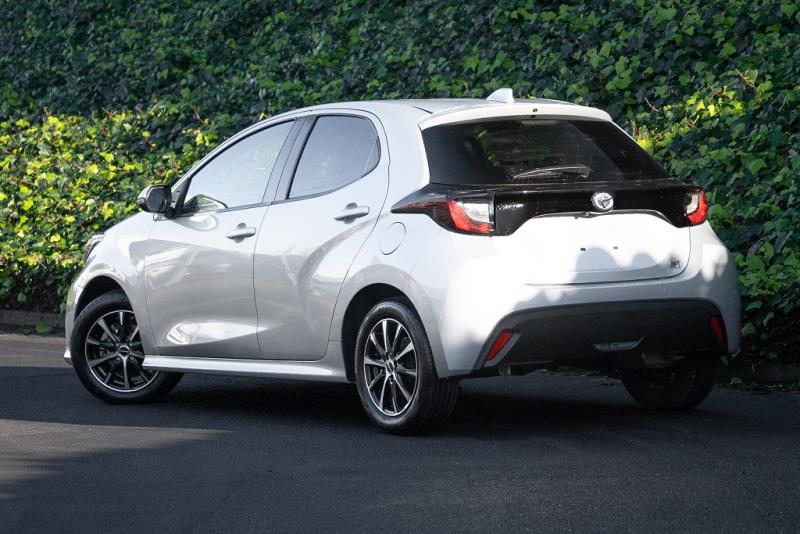 2022 Toyota Yaris Hybrid X / Vitz