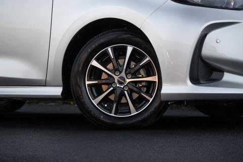 2022 Toyota Yaris Hybrid X / Vitz - Thumbnail