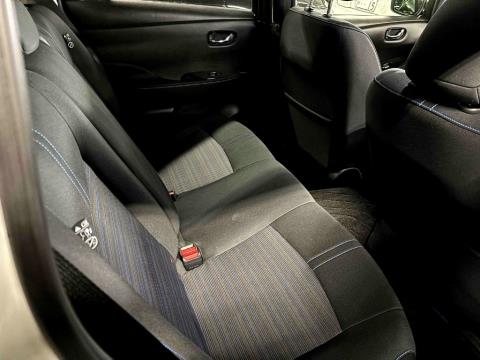 2018 Nissan Leaf 40G 86% SOH - Thumbnail