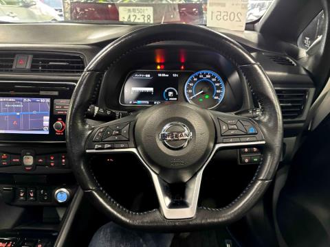 2018 Nissan Leaf 40G 86% SOH - Thumbnail
