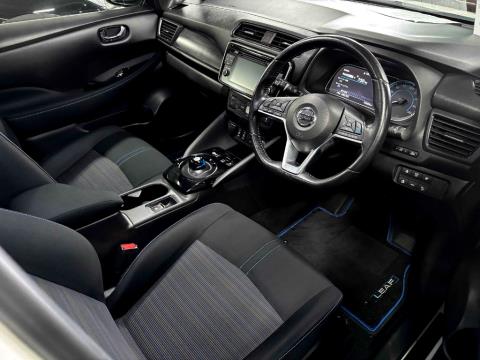2018 Nissan Leaf 40G 86% SOH - Thumbnail
