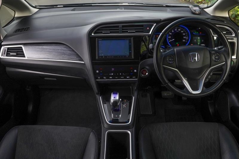2015 Honda Shuttle Z Hybrid