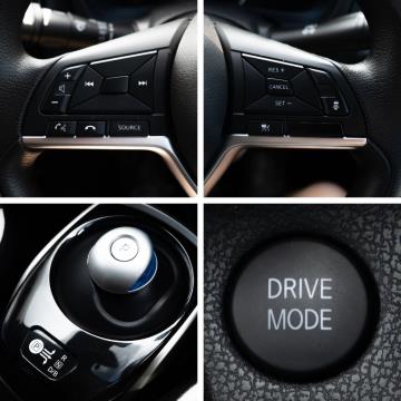 2017 Nissan Note e-Power X - Thumbnail