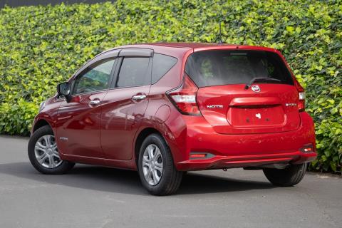 2017 Nissan Note e-Power X - Thumbnail