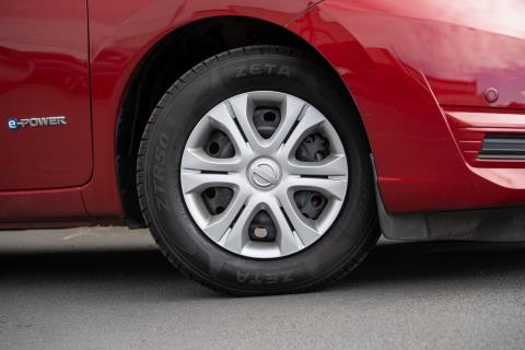 2017 Nissan Note e-Power X - Thumbnail