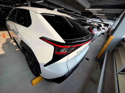 2022 Toyota BZ4X Z 4WD - Thumbnail