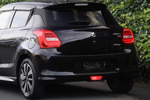 2017 Suzuki Swift RS Hybrid - Thumbnail
