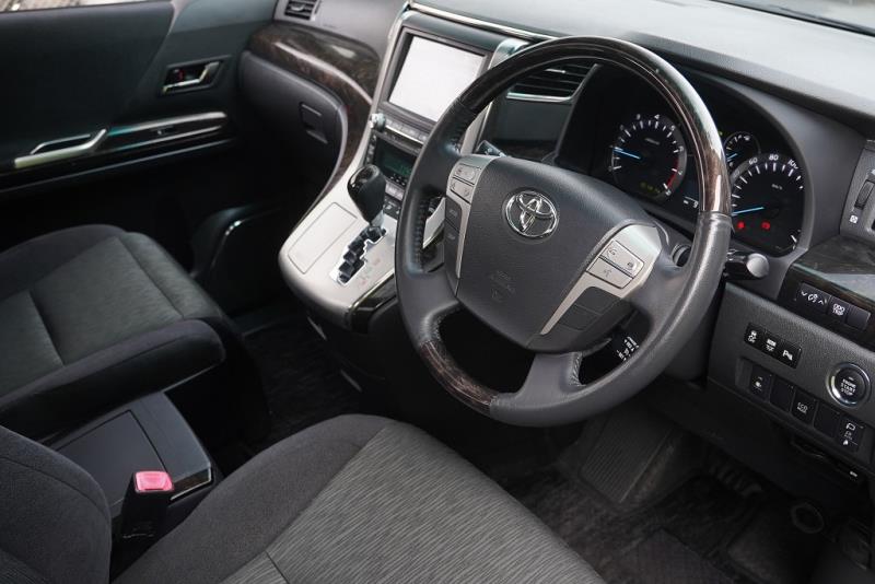 2015 Toyota Vellfire 2.4Z G / Alphard