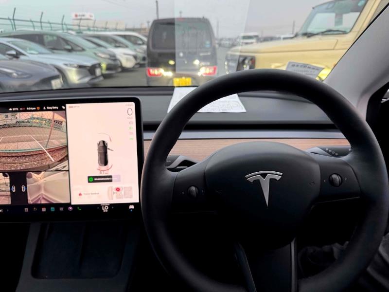 2023 Tesla Model 3 SR+