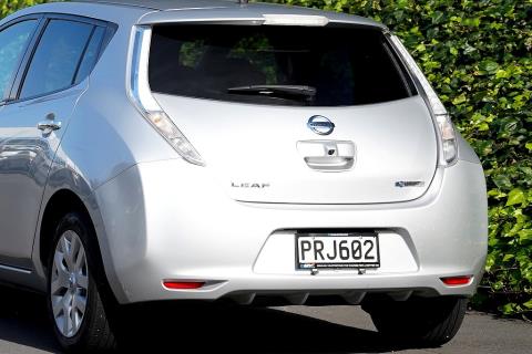 2016 Nissan Leaf 30X - Thumbnail
