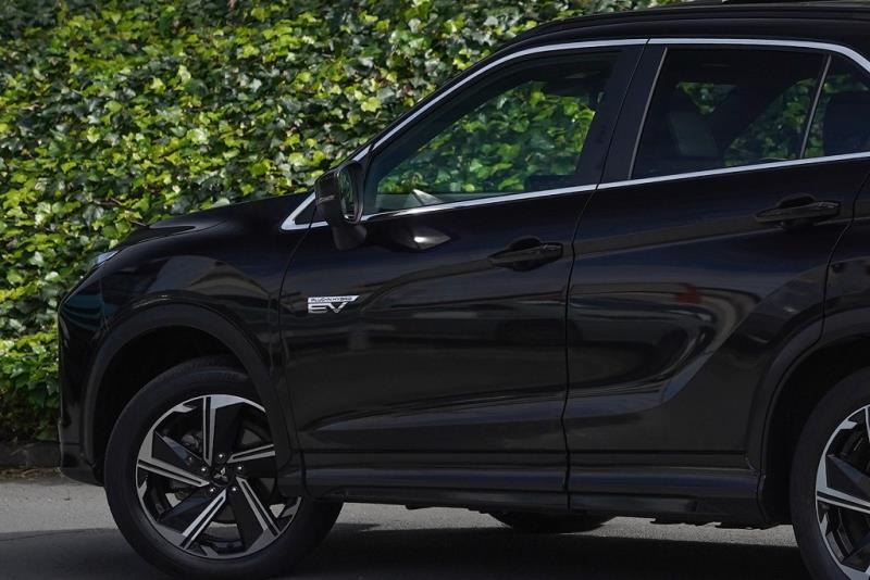 2021 Mitsubishi Eclipse Cross PHEV VRX