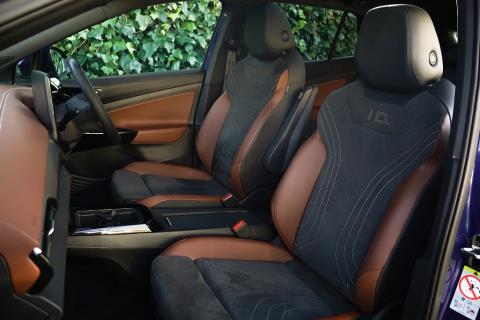 2023 Volkswagen ID.4 Pro 82kWh - Thumbnail