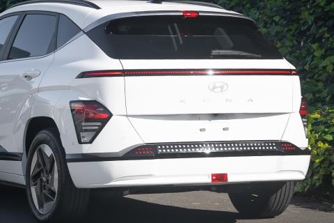 2023 Hyundai Kona Voyage 64kWh - Thumbnail