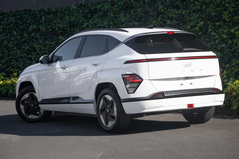 2023 Hyundai Kona Voyage 64kWh
