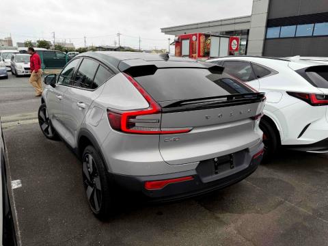 2022 Volvo C40 Recharge Ultimate - Thumbnail