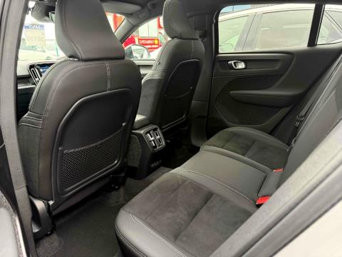 2022 Volvo C40 Recharge Ultimate - Thumbnail