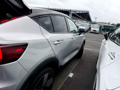 2022 Volvo C40 Recharge Ultimate - Thumbnail