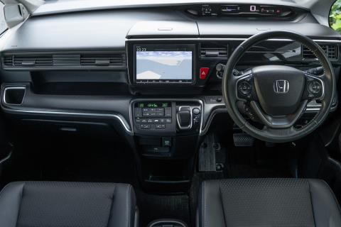 2018 Honda Step Wagon - Thumbnail