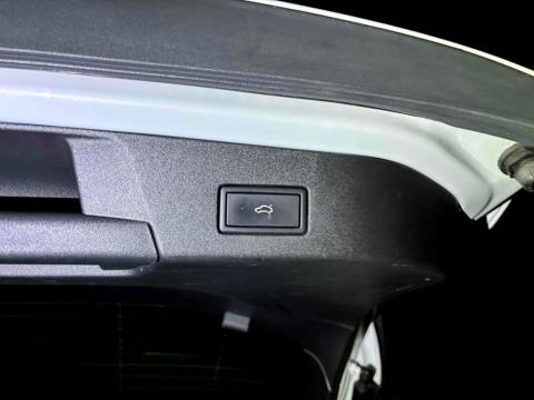 2023 Volkswagen ID.4 Pro 82kWh - Thumbnail