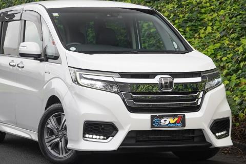 2017 Honda Step Wagon - Thumbnail