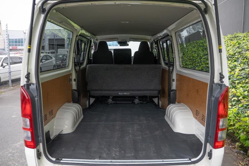 2022 Toyota Hiace ZL 5 Door