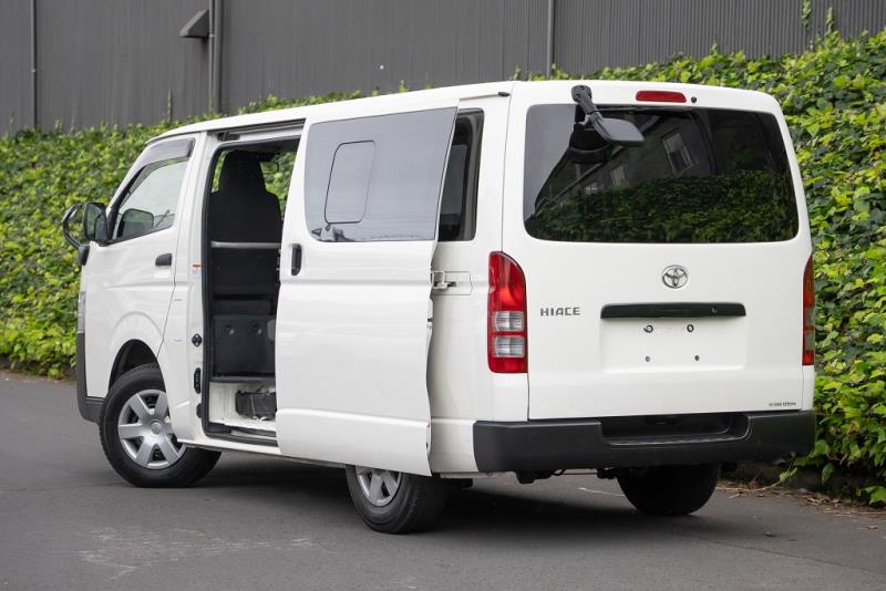2022 Toyota Hiace ZL 5 Door