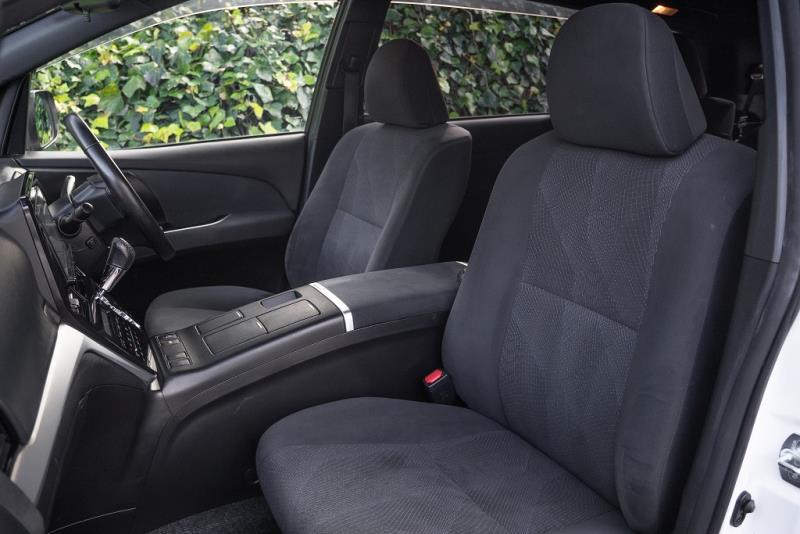 2016 Toyota Estima Aeras Hybrid