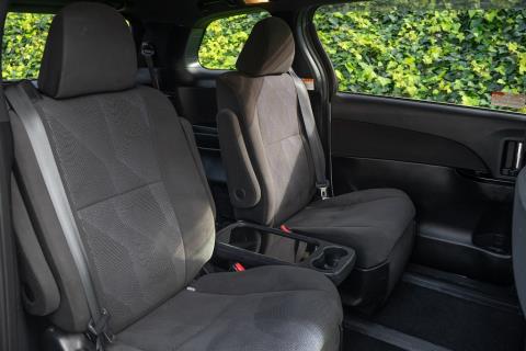 2016 Toyota Estima Aeras Hybrid - Thumbnail