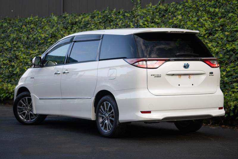 2016 Toyota Estima Aeras Hybrid
