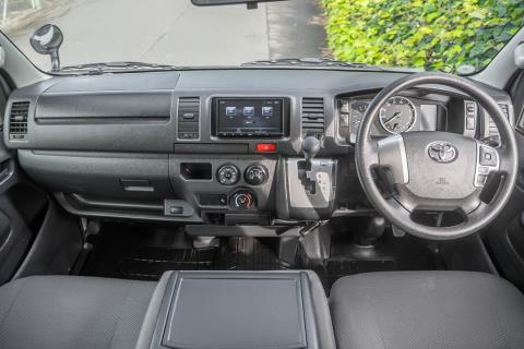 2022 Toyota Hiace ZL 5 Door - Thumbnail