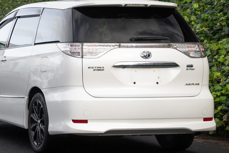 2014 Toyota Estima Hybrid Aeras