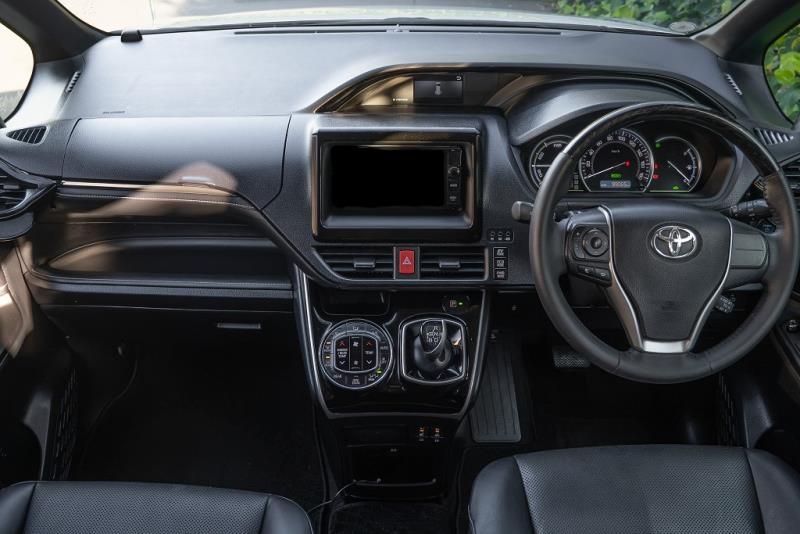 2015 Toyota Noah / Esquire / Voxy