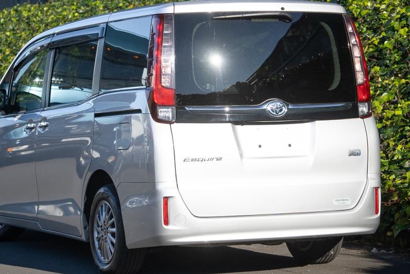 2015 Toyota Noah / Esquire / Voxy