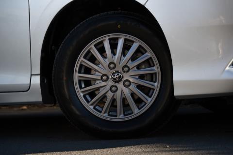 2015 Toyota Noah / Esquire / Voxy - Thumbnail