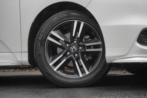 2017 Honda Odyssey Absolute Hybrid - Thumbnail