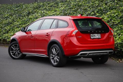 2016 Volvo V60 D4 Cross Country - Thumbnail