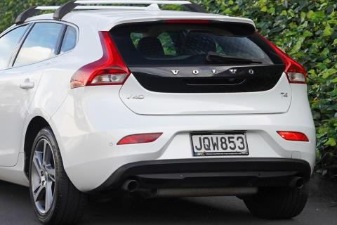 2016 Volvo V40 T4 2.0P - Thumbnail
