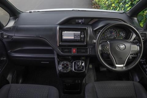 2018 Toyota Noah G / Voxy / Esquire - Thumbnail