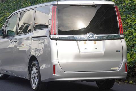 2018 Toyota Noah G / Voxy / Esquire - Thumbnail