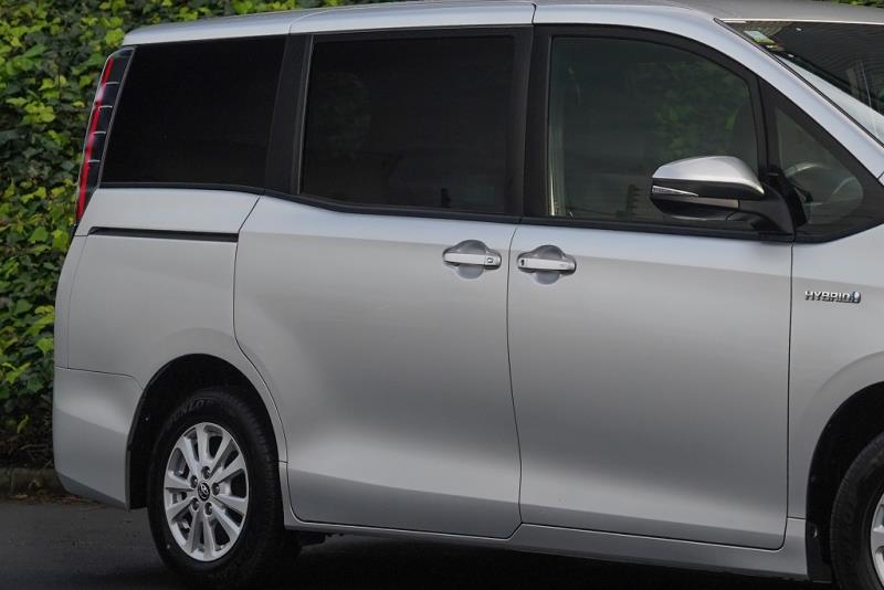2018 Toyota Noah G / Voxy / Esquire