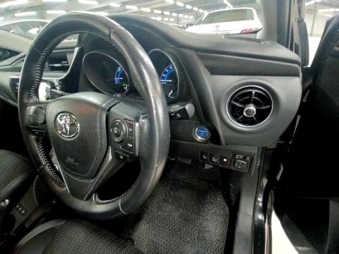 2017 Toyota Auris Hybrid / Corolla - Thumbnail